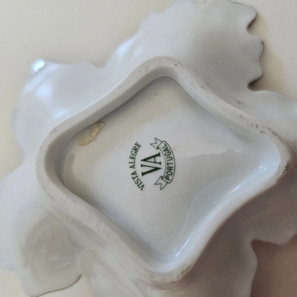 Vista Alegre Portugal Porcelain Peach Pink Maple Leaf Dish Gold Trim Handle